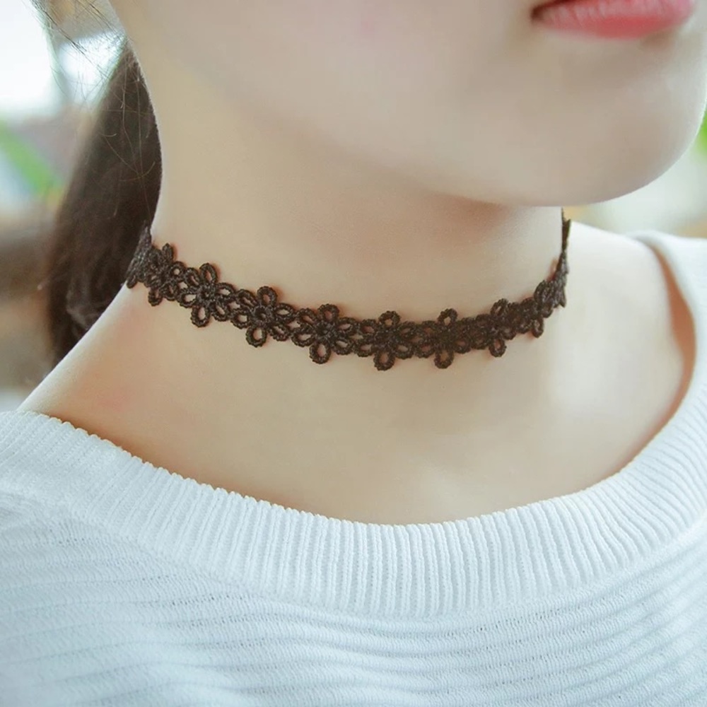 Fashion choker